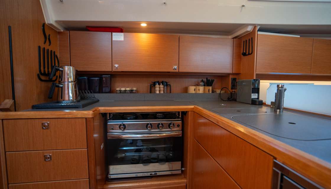 Bavaria C45 Style