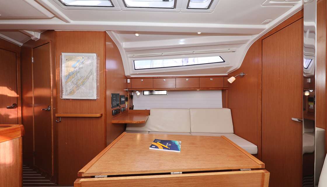 Bavaria Cruiser 37