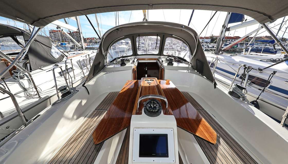 Bavaria Cruiser 37