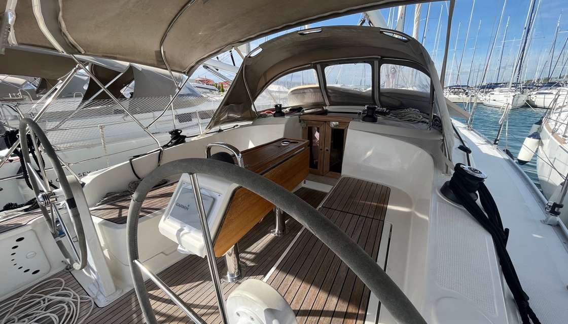 Bavaria Cruiser 37