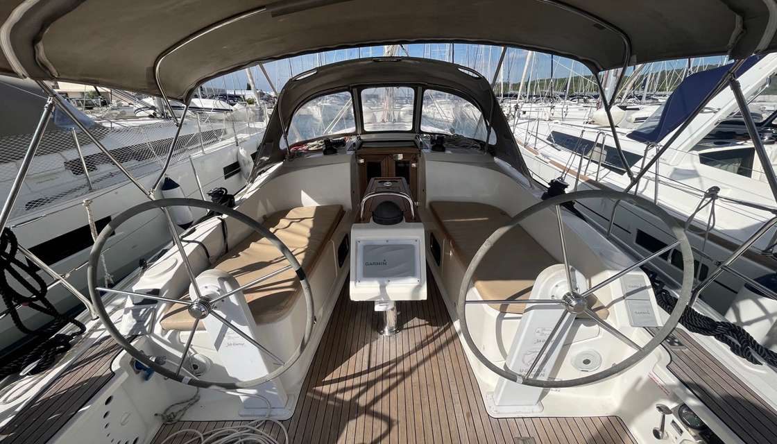 Bavaria Cruiser 37