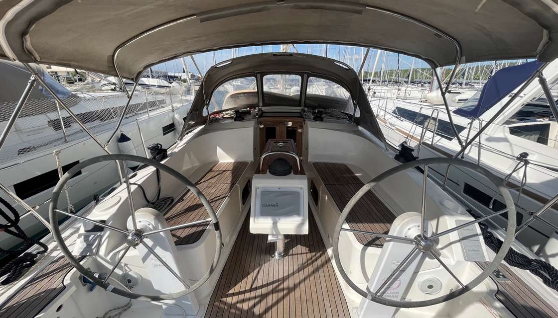 Bavaria Cruiser 37