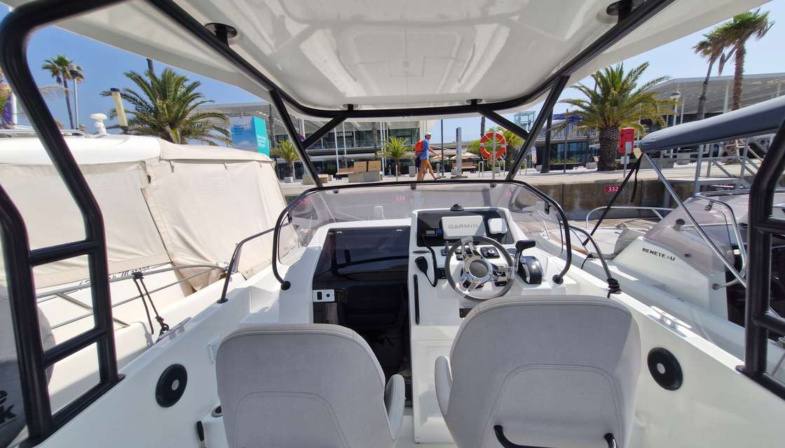 Flyer 8 Sundeck