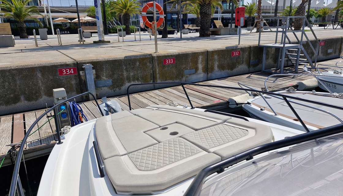 Flyer 8 Sundeck