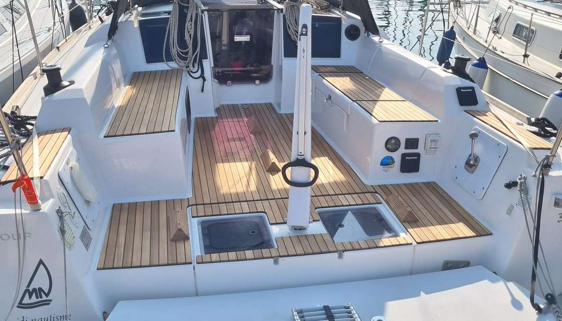 Dufour 32