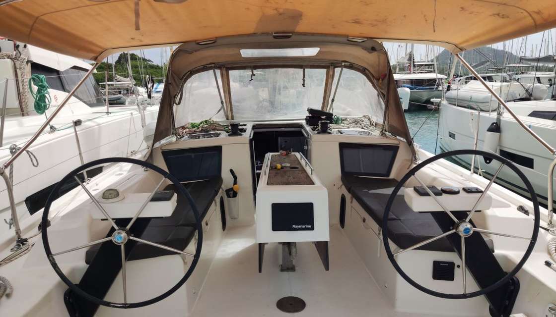 Dufour 390 Grand Large