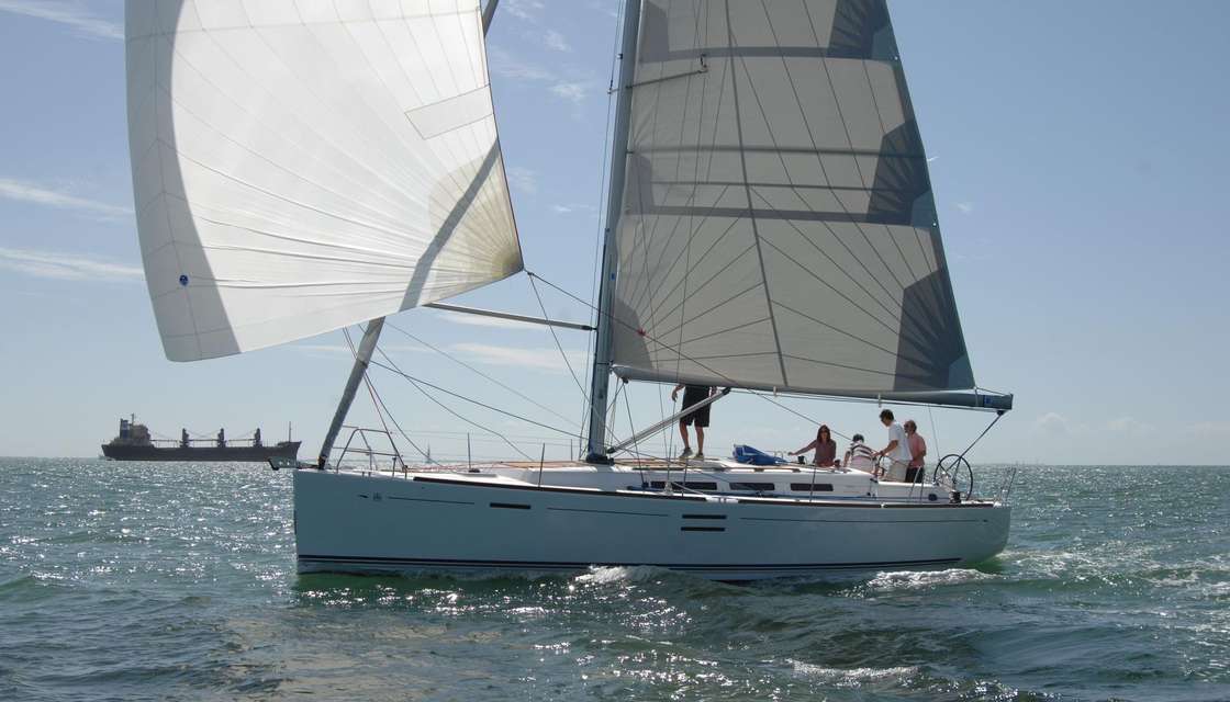 Dufour 40E