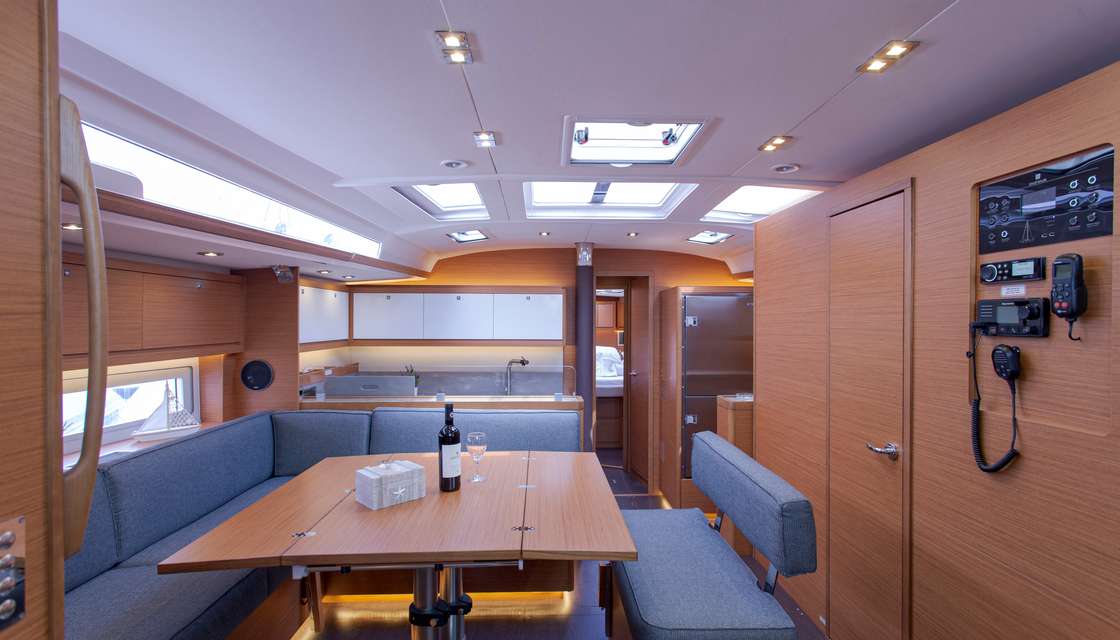 Dufour 530
