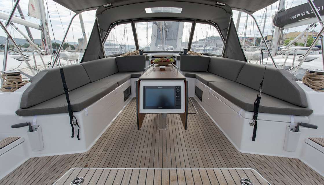 Dufour 530