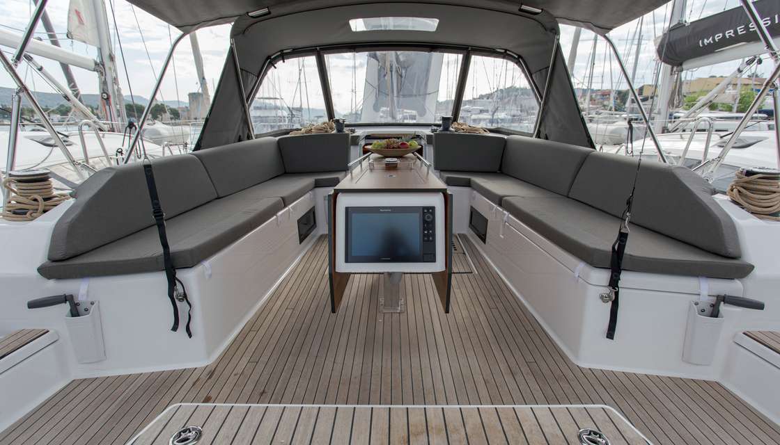Dufour 530