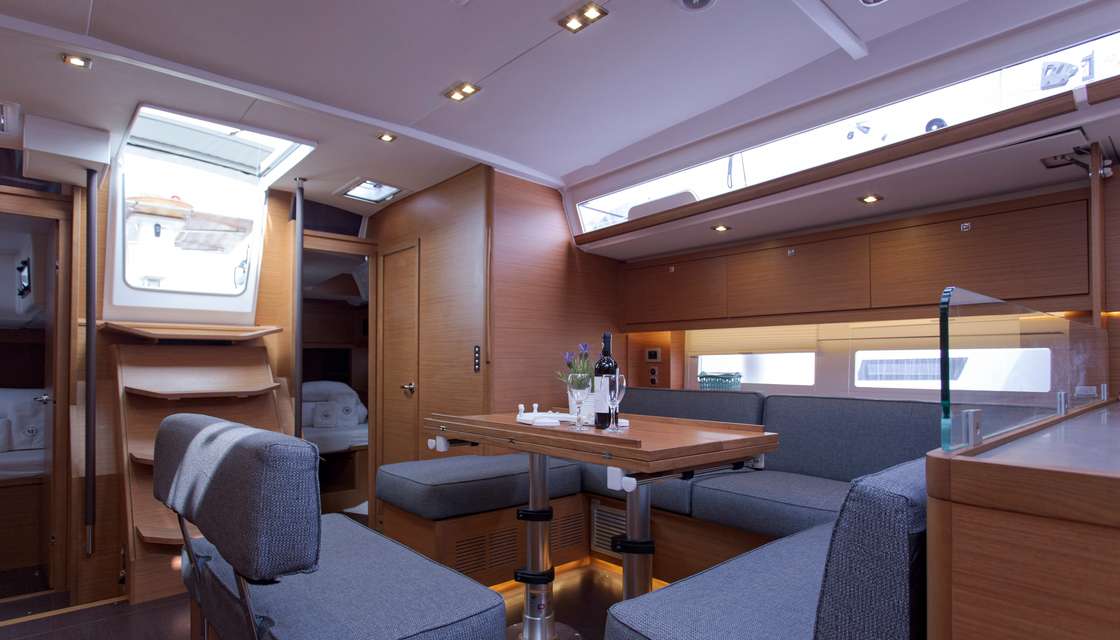 Dufour 530