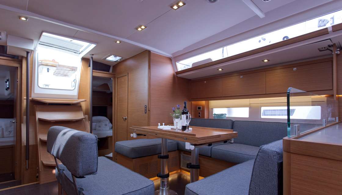 Dufour 530