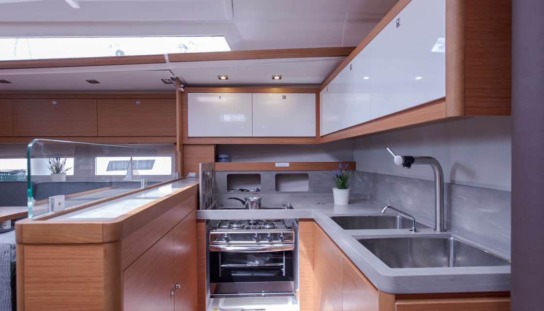 Dufour 530