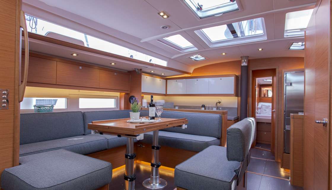 Dufour 530