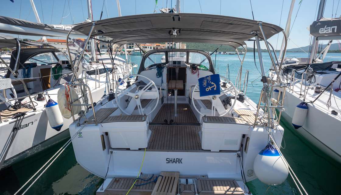 Elan E4
