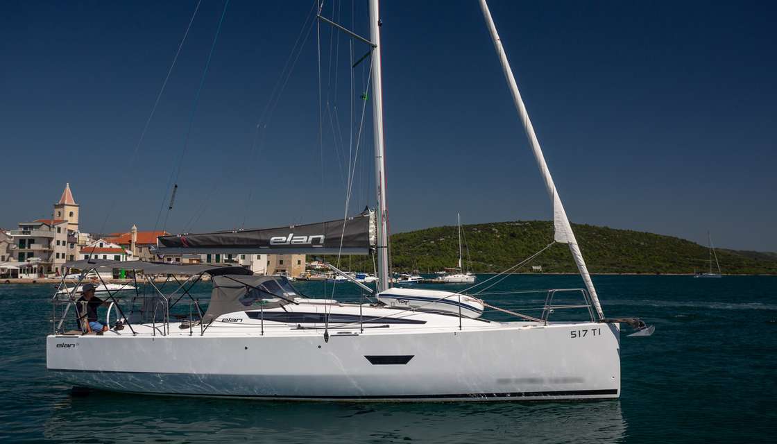 Elan E4