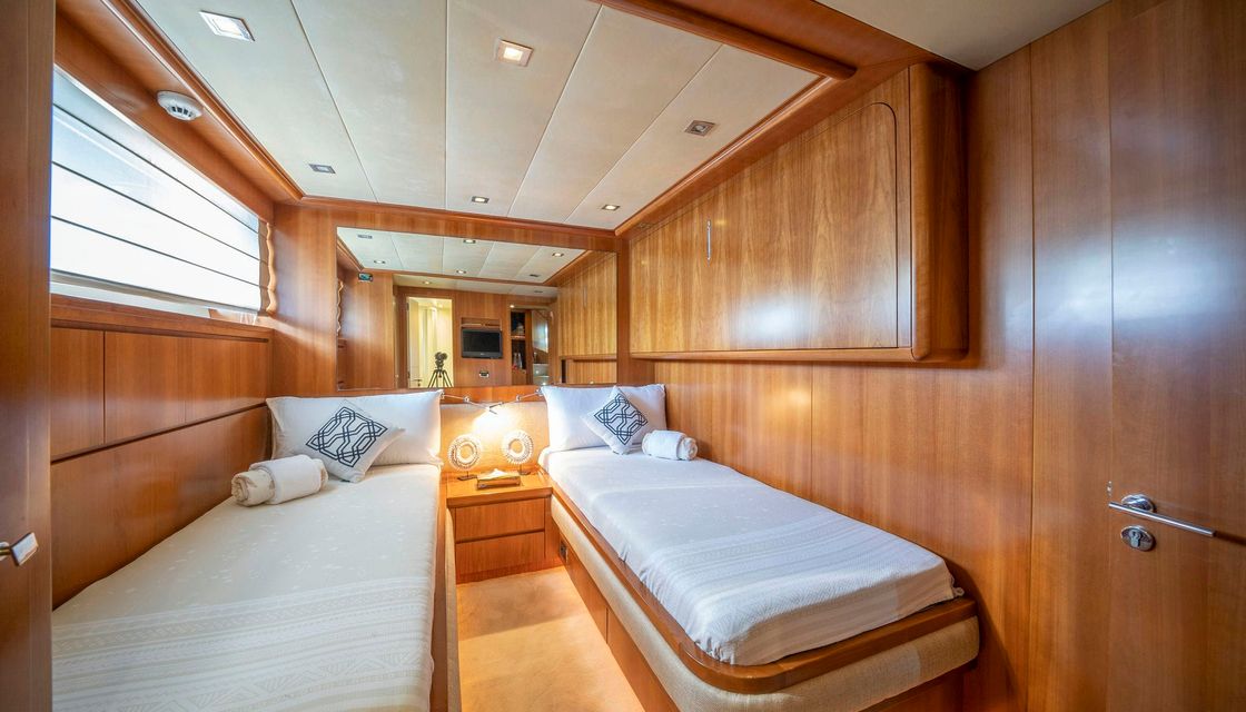 Falcon 115