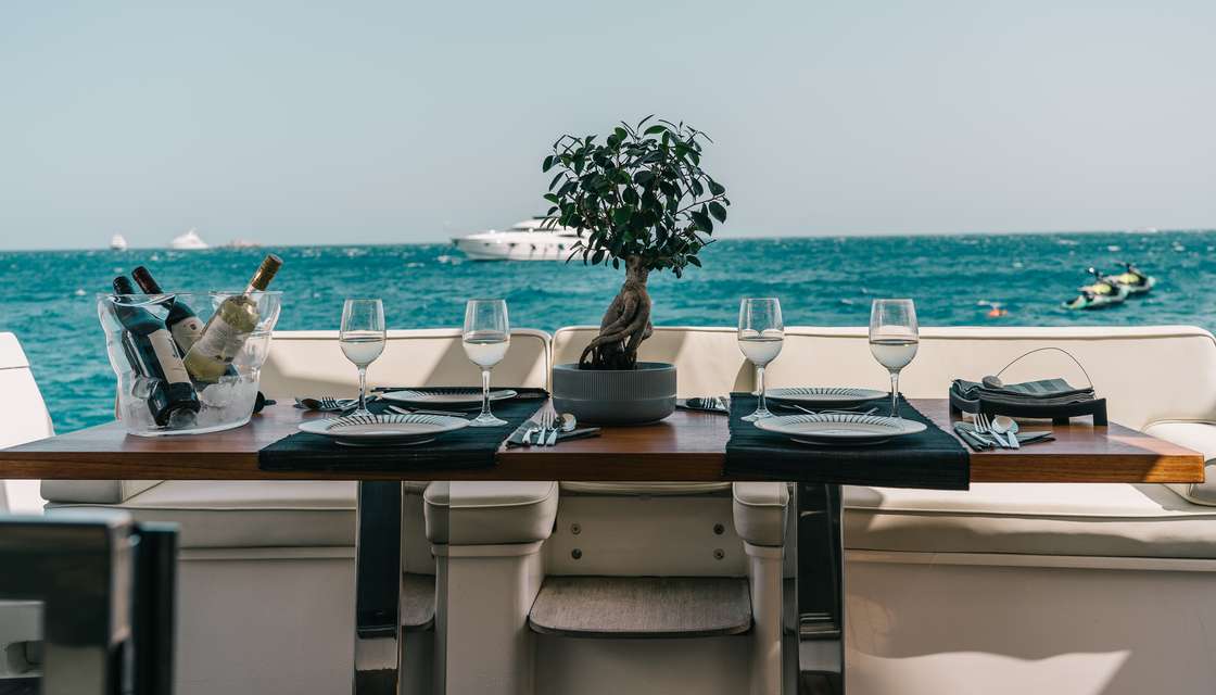 Ferretti 53