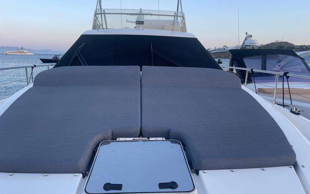 Ferretti 53
