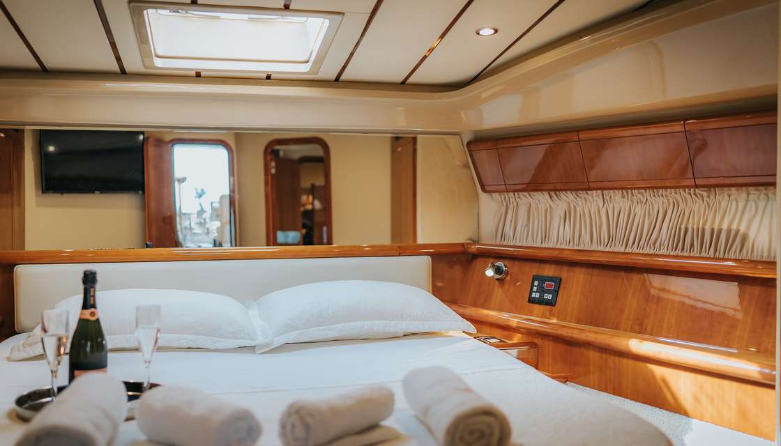 Ferretti 53
