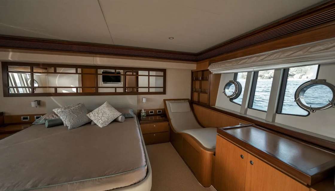 Ferretti 630