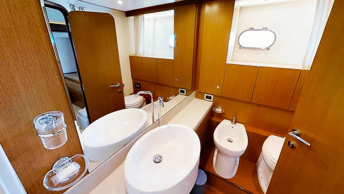 Ferretti 630