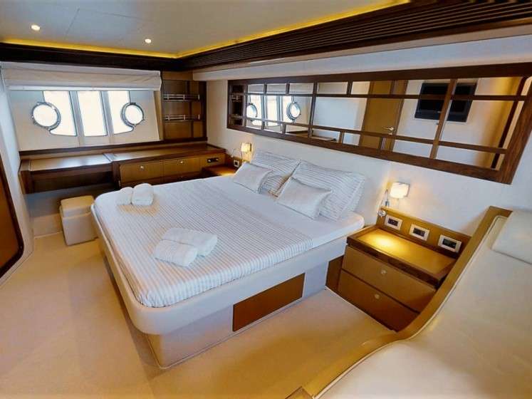 Ferretti 630