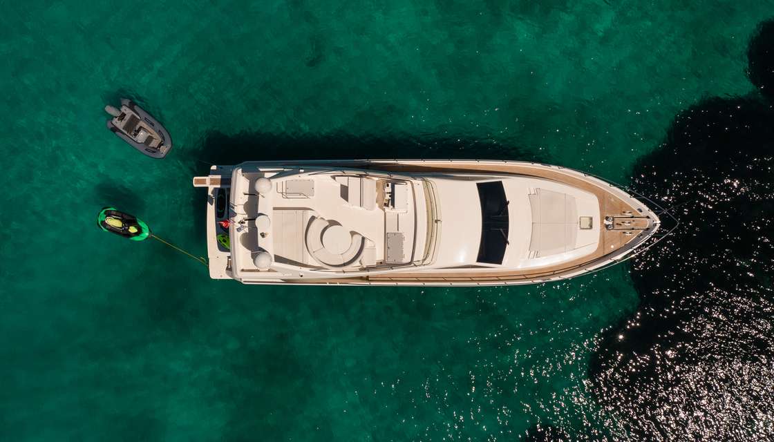 Ferretti 68