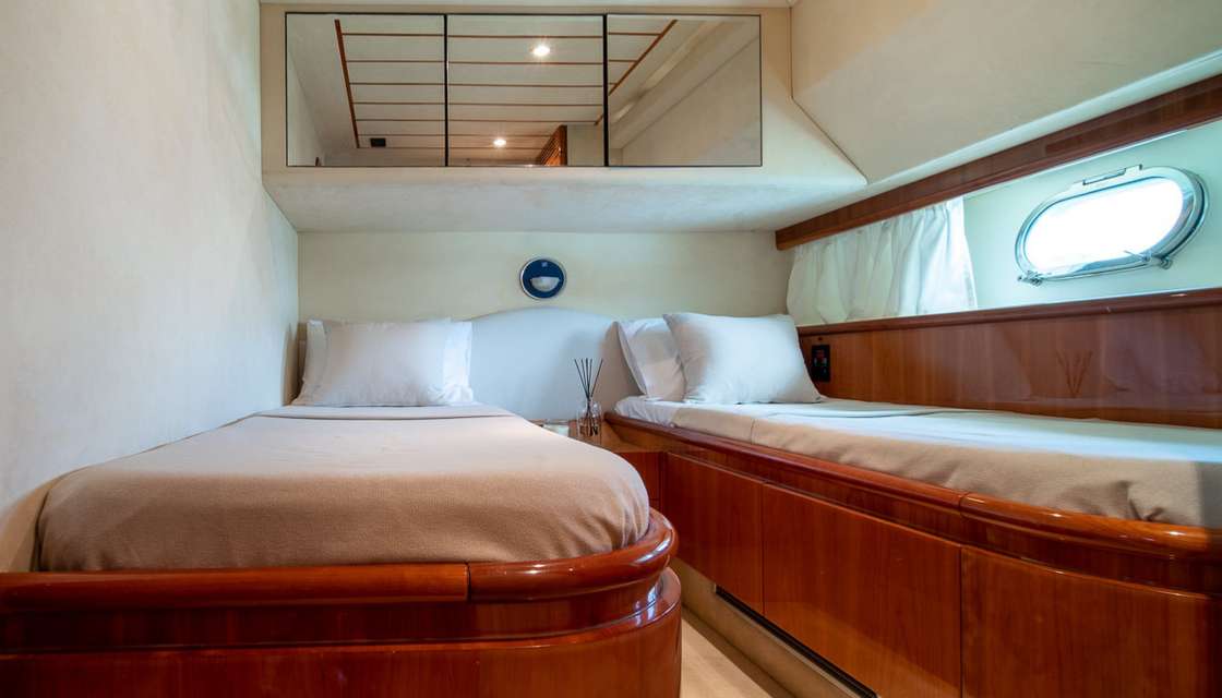 Ferretti 68