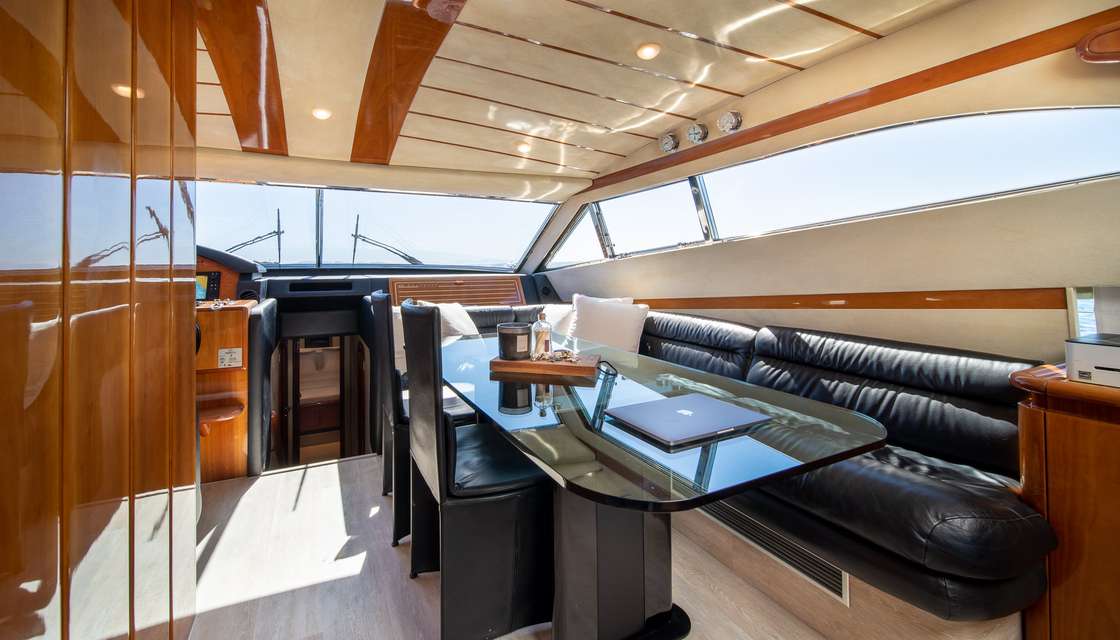 Ferretti 68