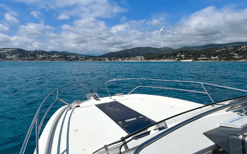 Flyer 8.8 Sundeck