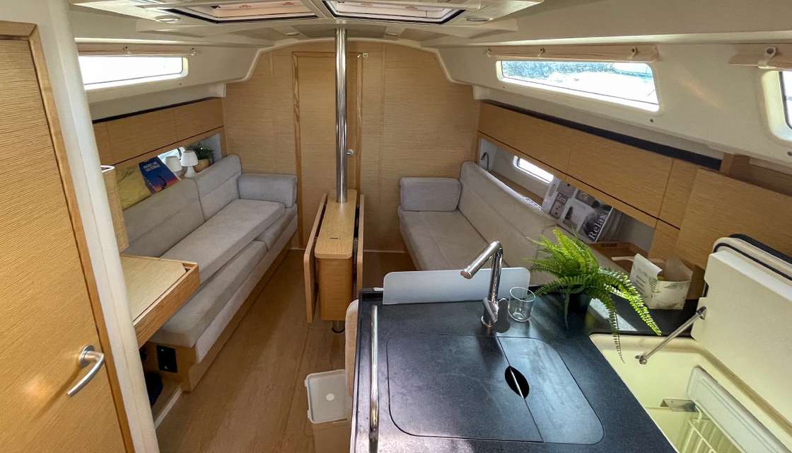 Hanse 348