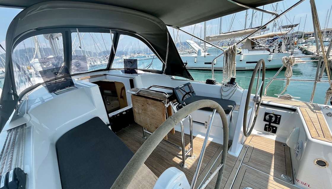 Hanse 348