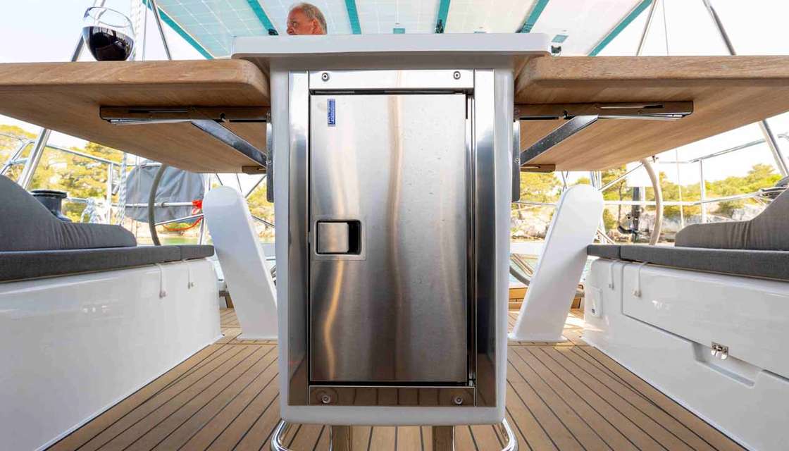 Hanse 410