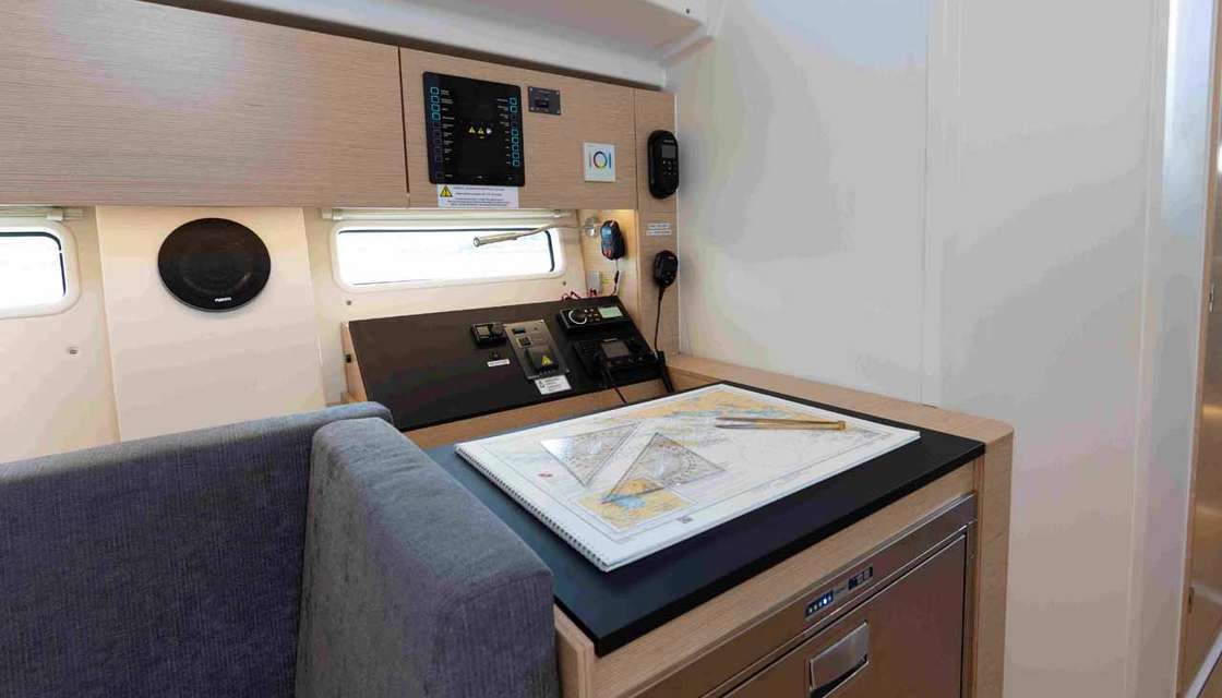 Hanse 410