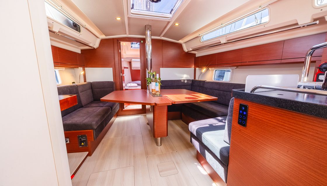 Hanse 418