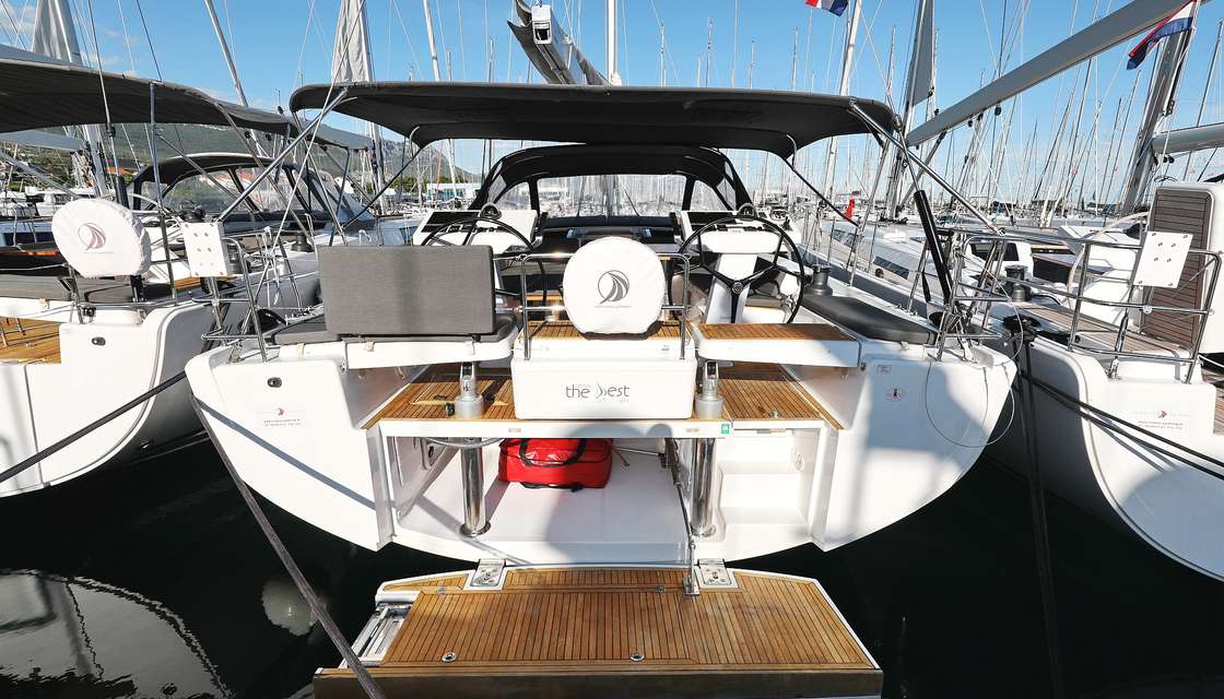 Hanse 548