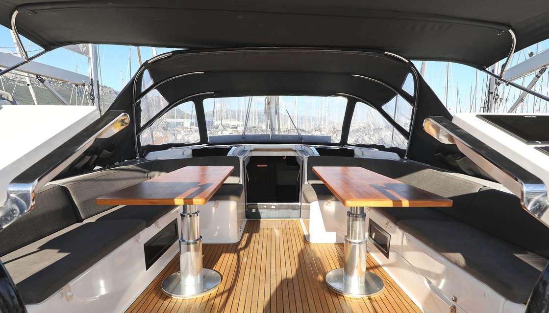 Hanse 548