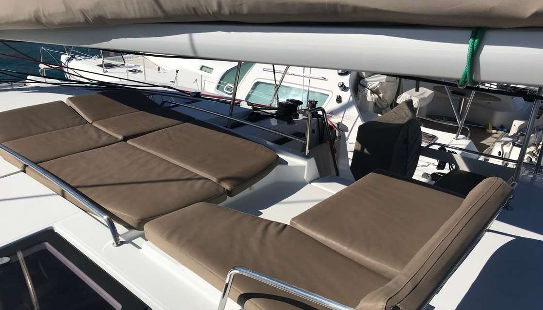Helia 44