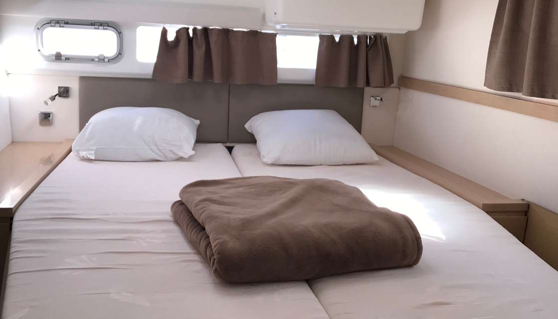Helia 44