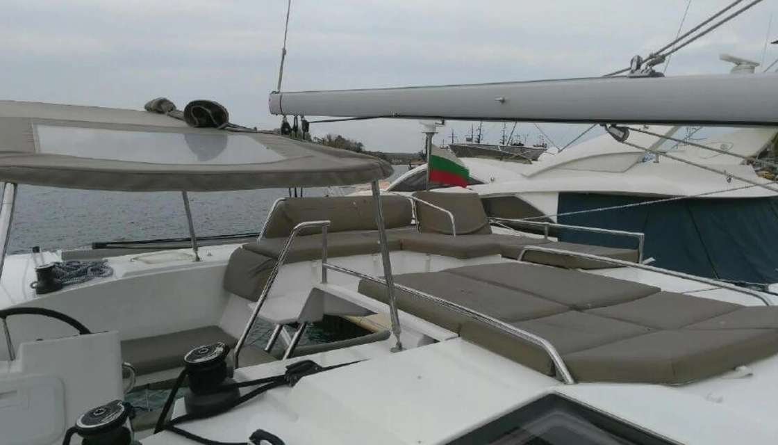 Helia 44