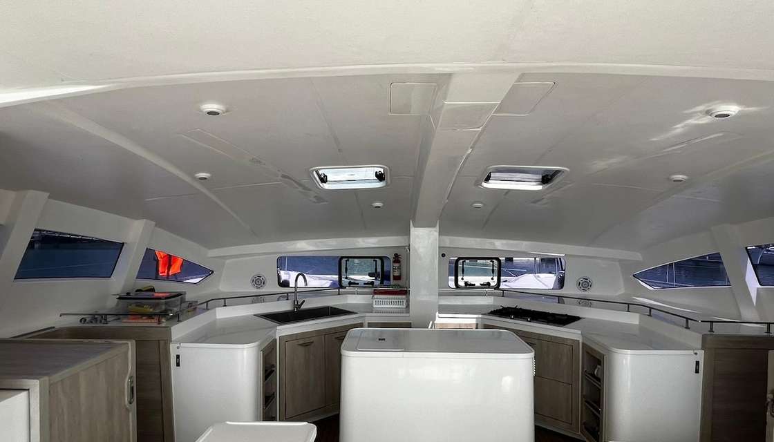 Island Spirit 410