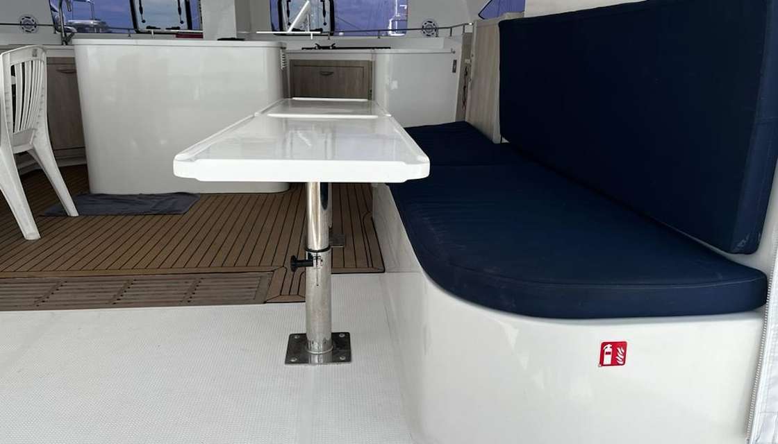 Island Spirit 410