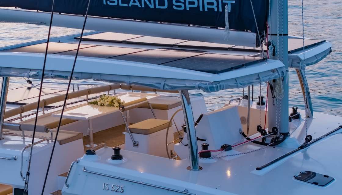 Island Spirit 525
