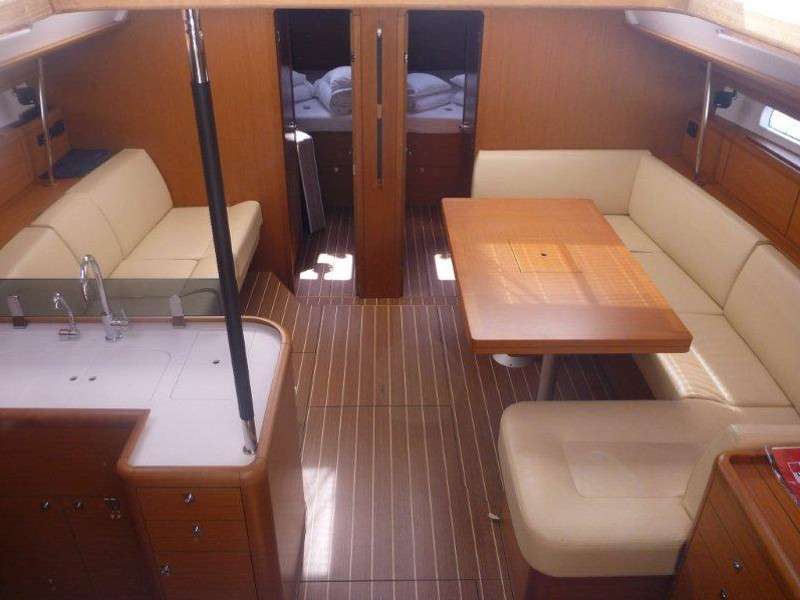 Jeanneau 53
