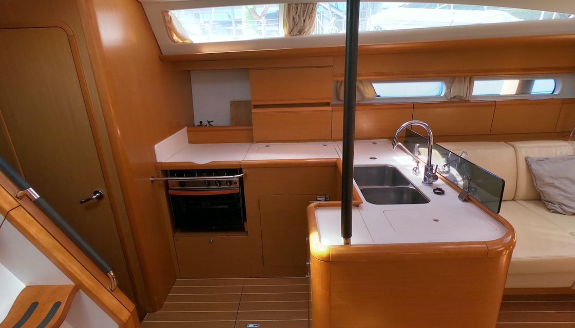 Jeanneau 53