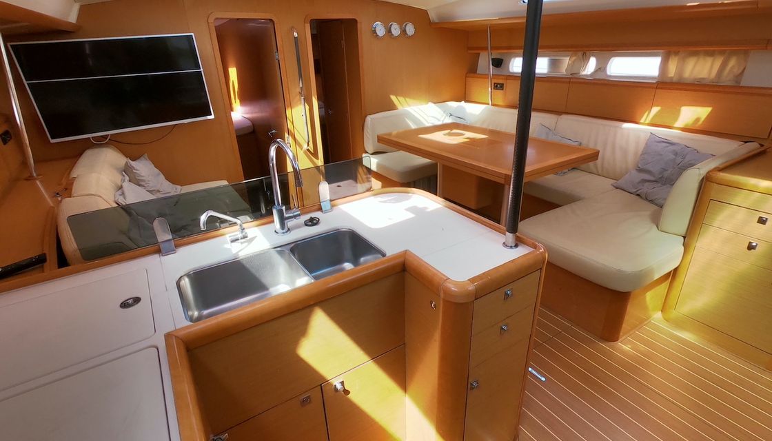 Jeanneau 53