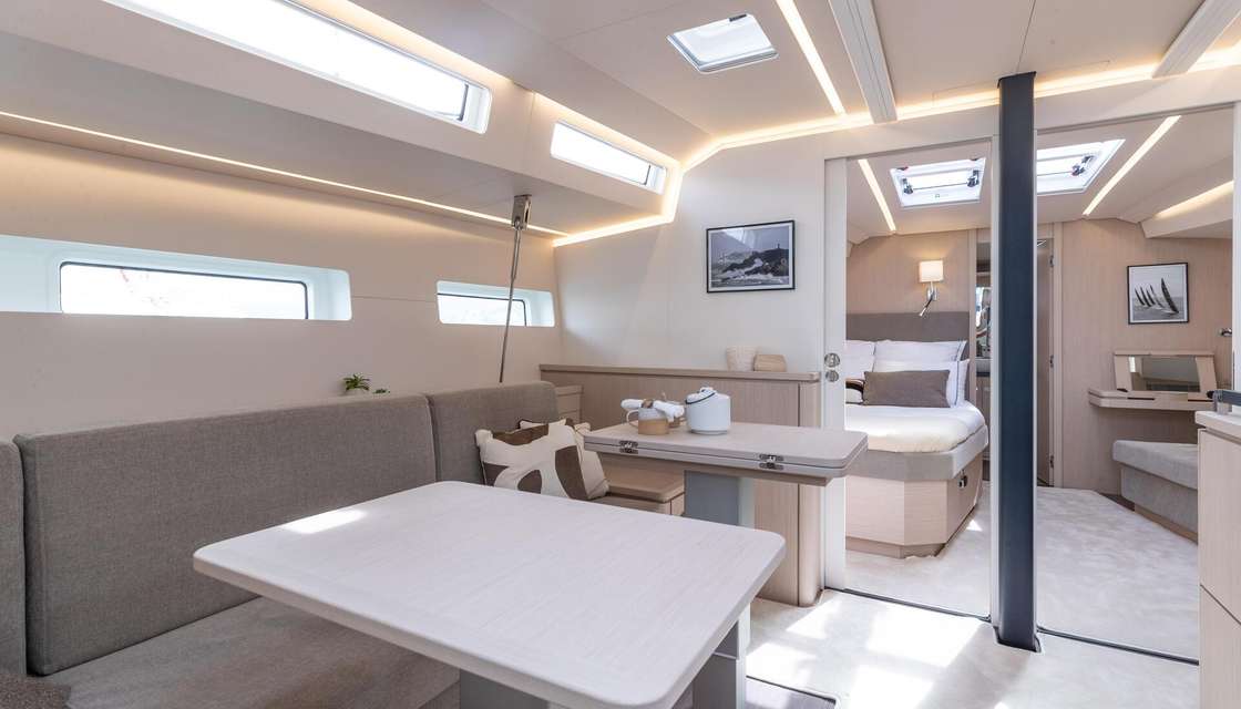Jeanneau Yachts 55