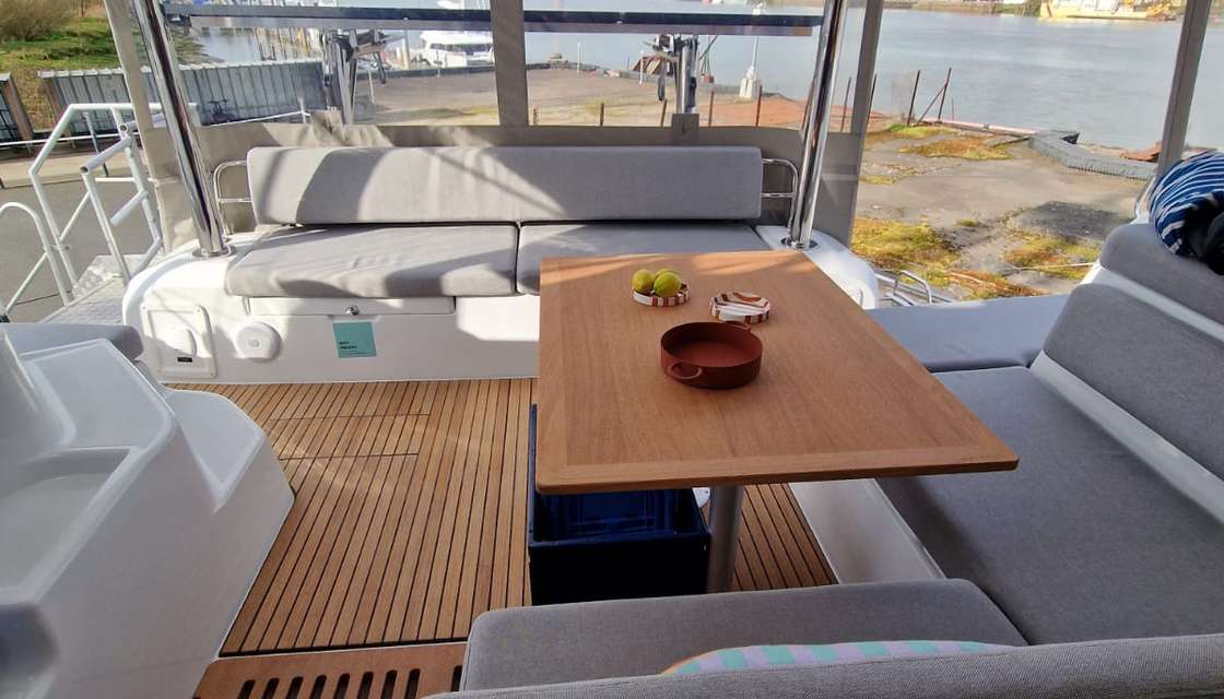 Lagoon 38