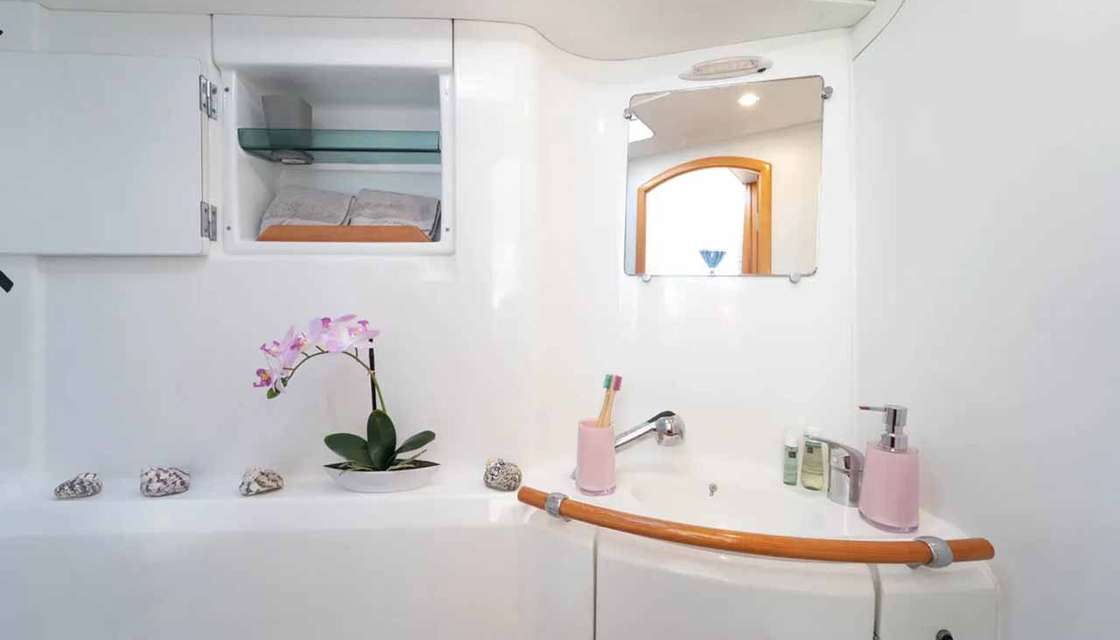 Lagoon 380